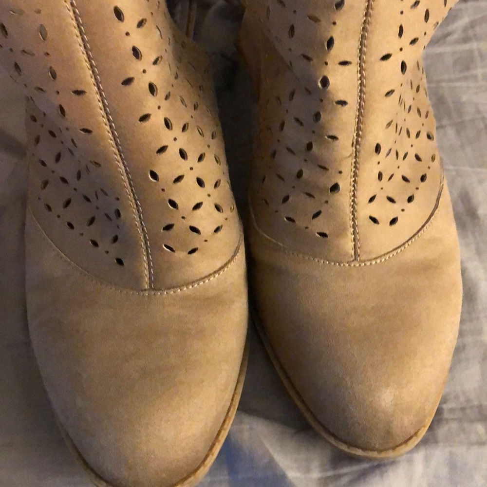 Tan booties - Picture 2 of 3